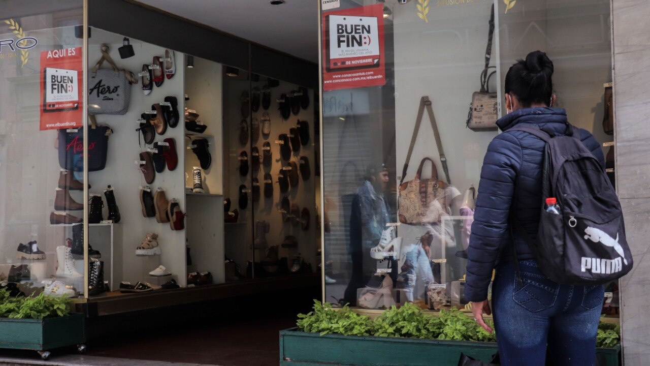 Pantallas, computadoras y celulares, entre lo más comprado en Buen Fin: Canaco. Foto: Angélica Ortiz / EL UNIVERSAL