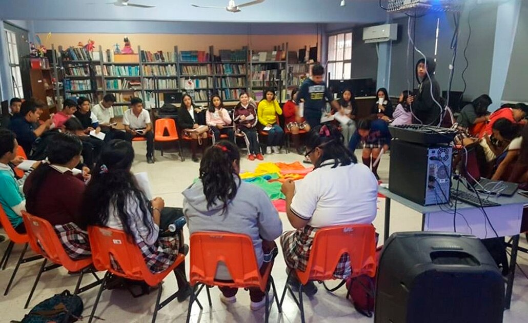 Buscan evitar que jóvenes asuman actitudes violentas en pareja