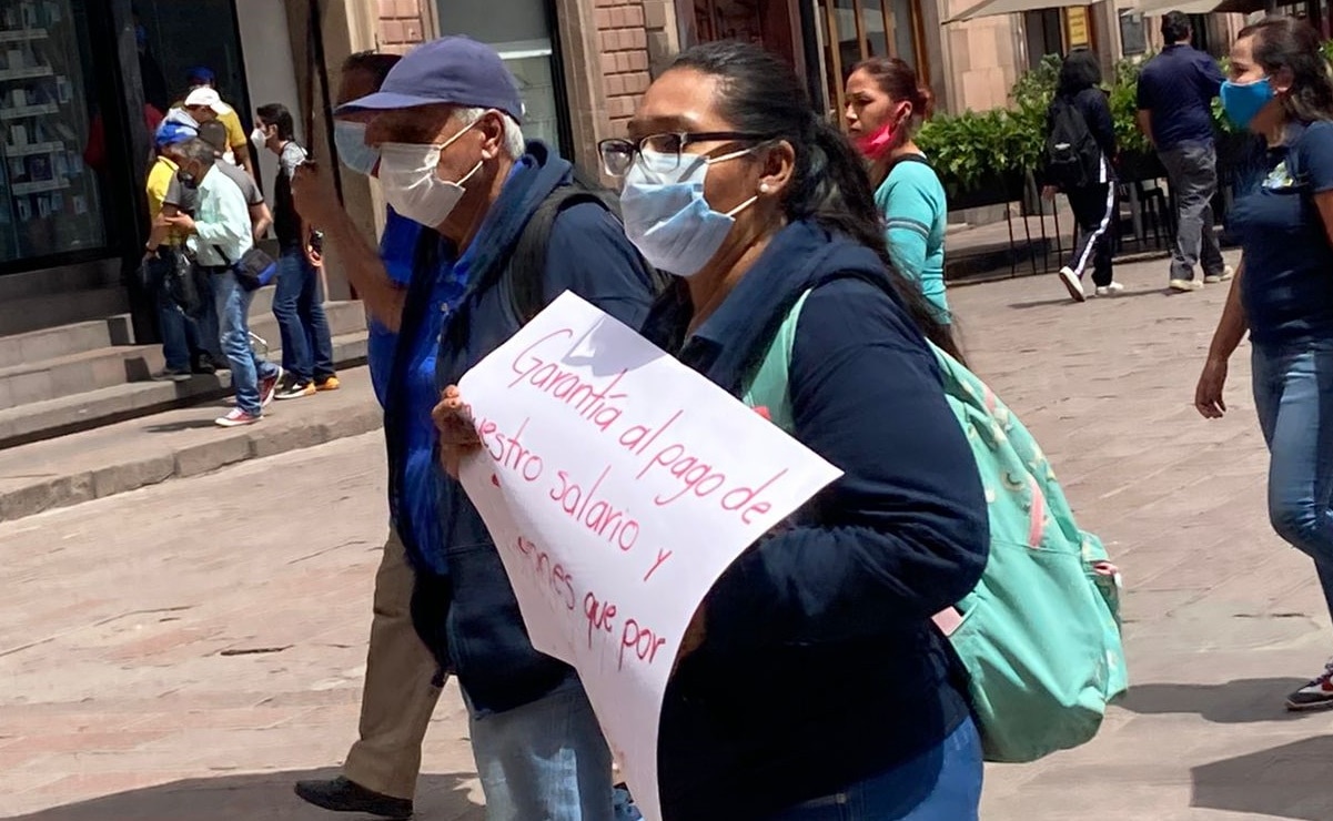 Trabajadores de CECyTE bloquean 2 avenidas en Centro Histórico de SLP