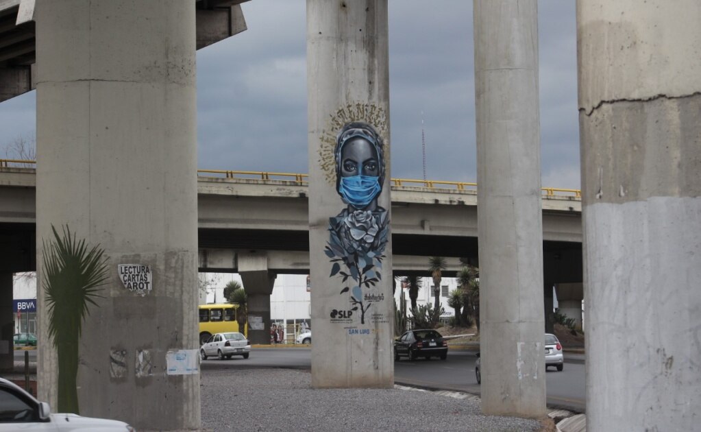 Jóvenes artistas alistan 5 murales para homenajear a personal médico en SLP