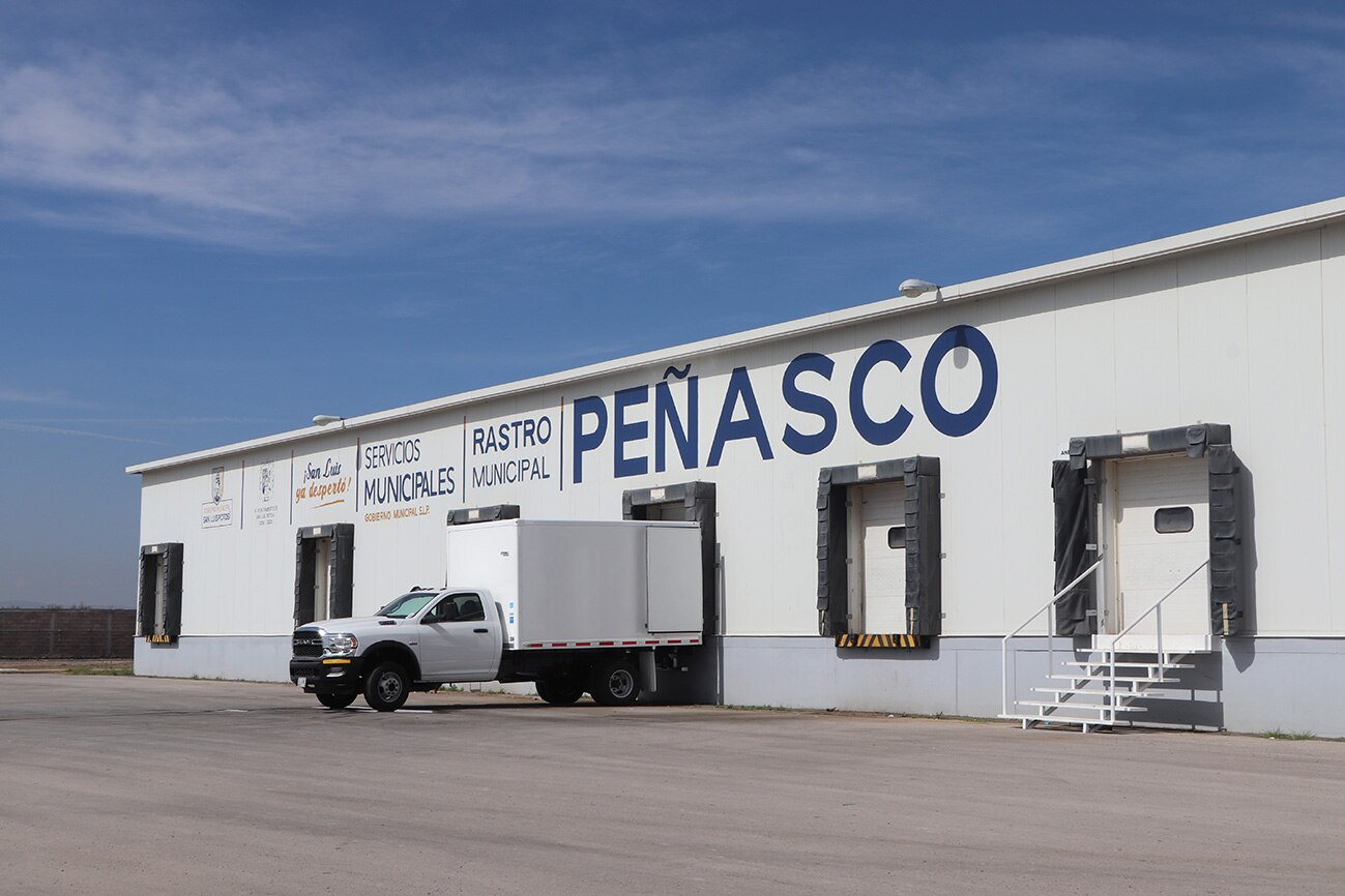 Reconocen falla en refrigerador de rastro de Peñasco; descartan afectaciones mayores