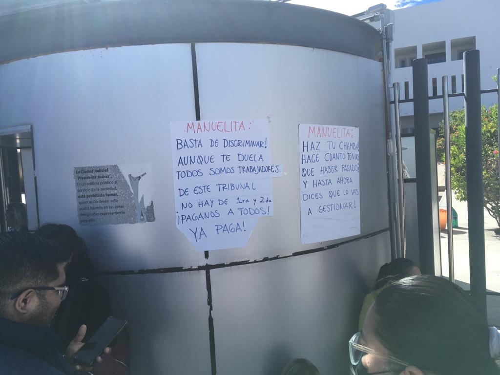 Se vuelven a manifestar trabajadores del Poder Judicial de SLP; exigen pago de fondo de ahorro. Foto: Samuel Estrada