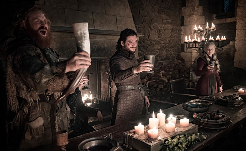 Se disculpan productores de "Game of Thrones" por vaso de Starbucks en la serie