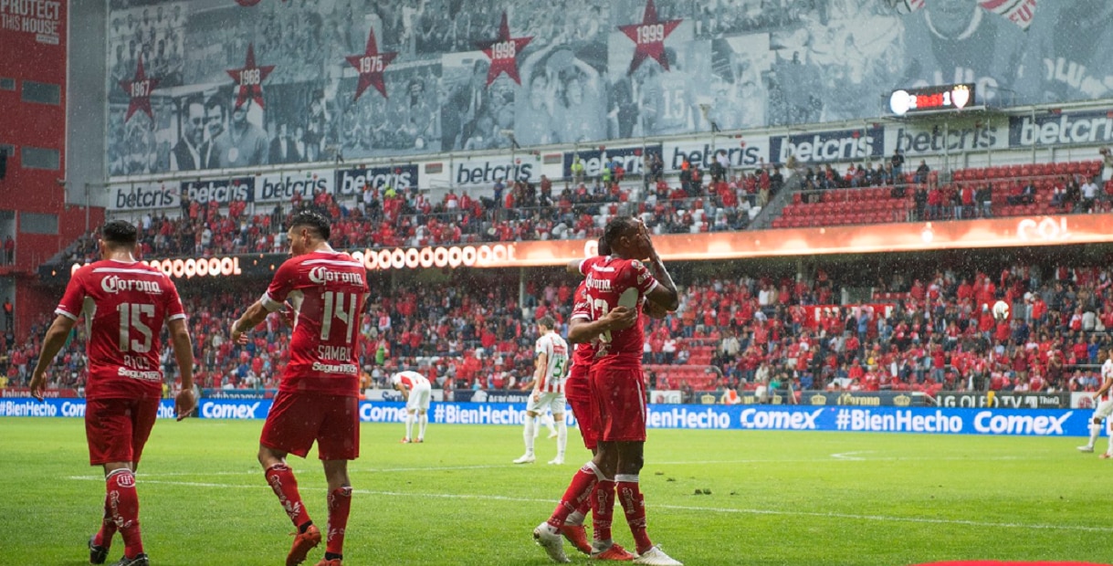 Toluca derrota al Necaxa en el Nemesio Diez