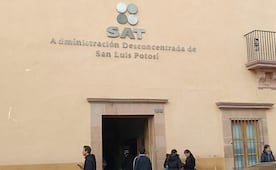 SAT llama a regularizarse: declaración anual y constancia fiscal saturan oficinas en SLP