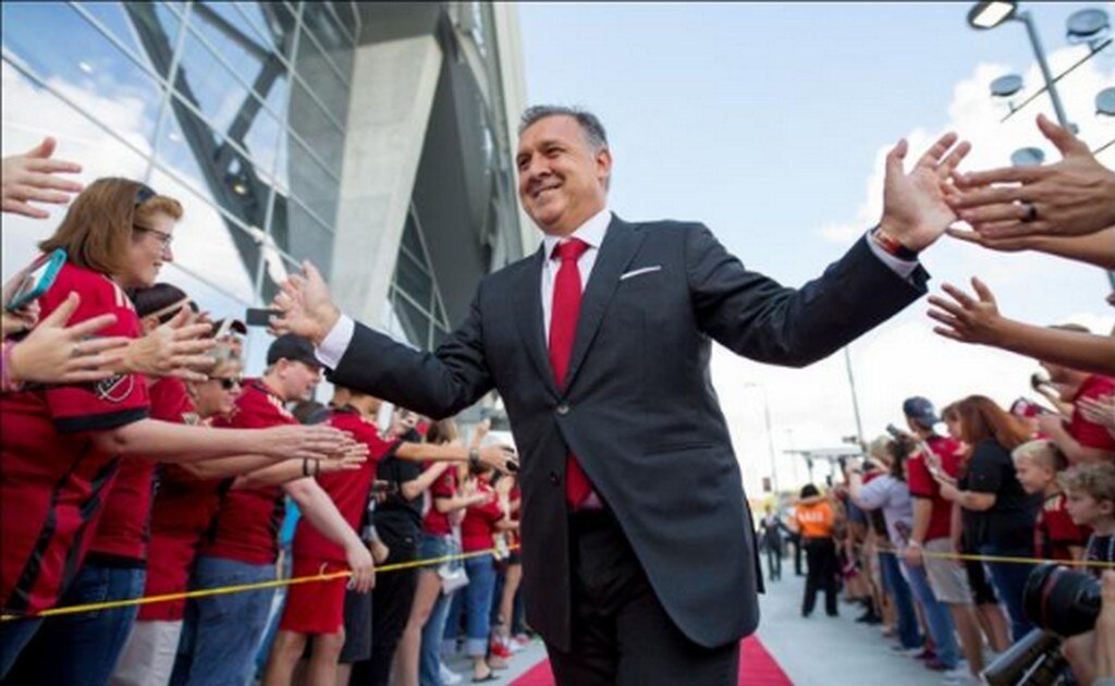  Gerardo Martino llega a México para firmar con el Tri