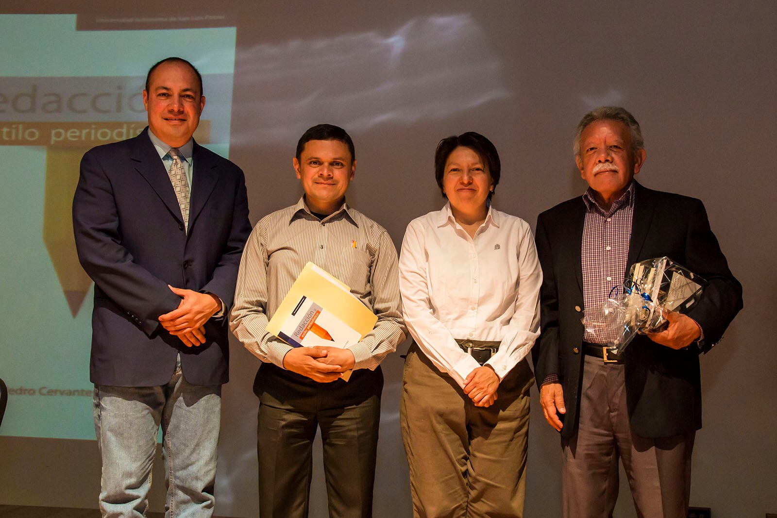 Presentan libro de Redacción y Estilo Periodístico en la UASLP