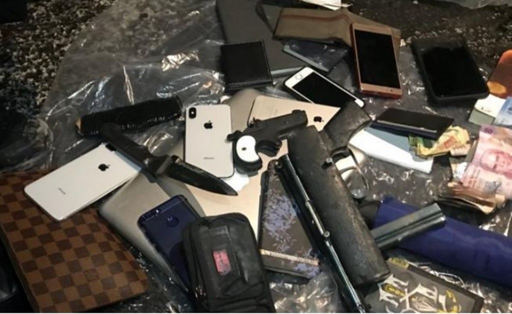 Banda asalta Starbucks con metralleta; se llevan iPhones y Mac´s