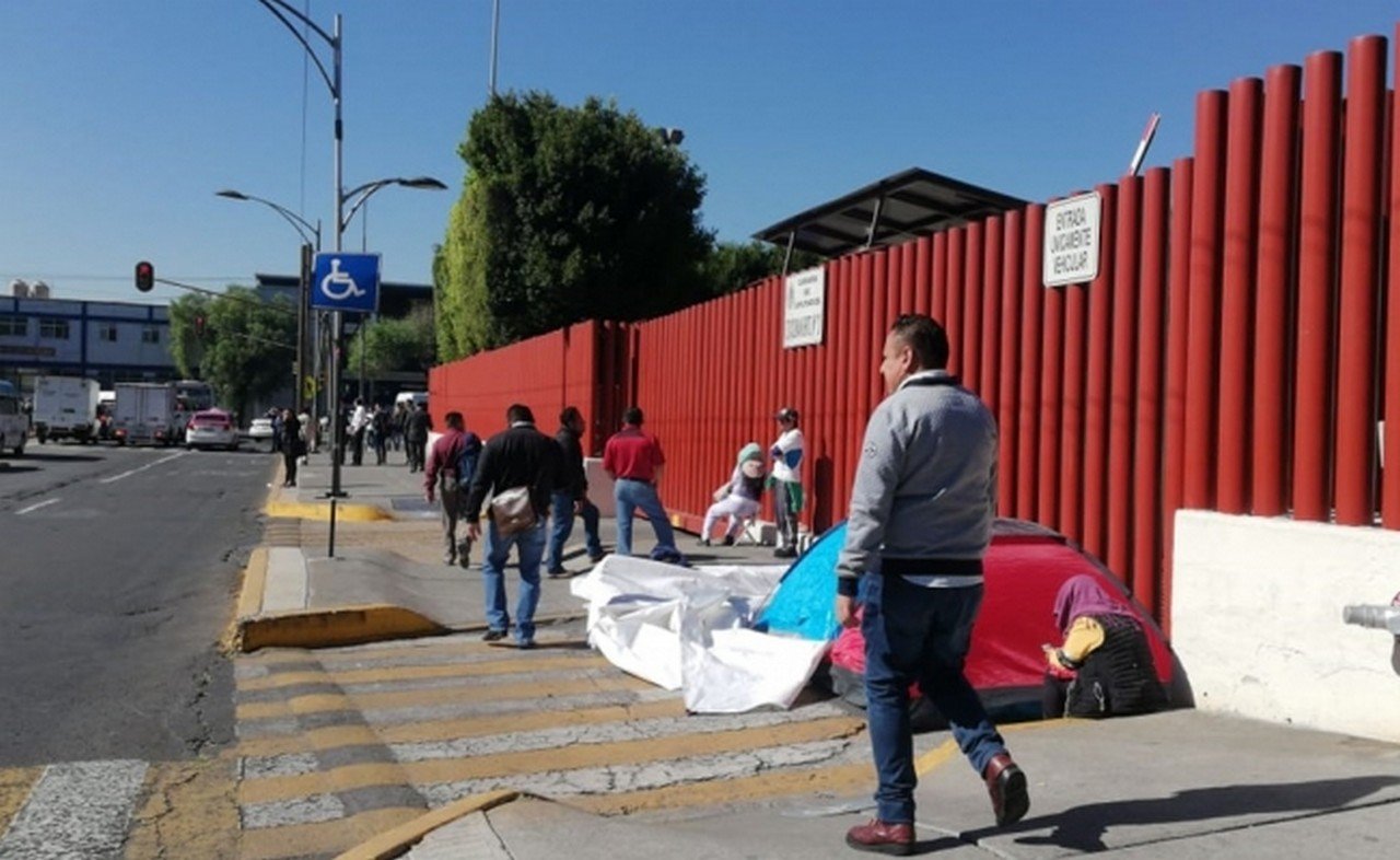 Diputada de Morena se enfrenta con maestros de la CNTE