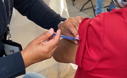 “Personas con antecedentes de anafilaxia no deben de vacunarse”, advierte SSA