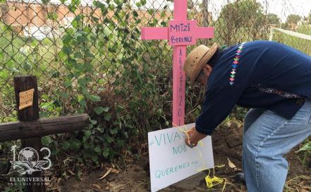 Colocan cruz en honor a Mitzi