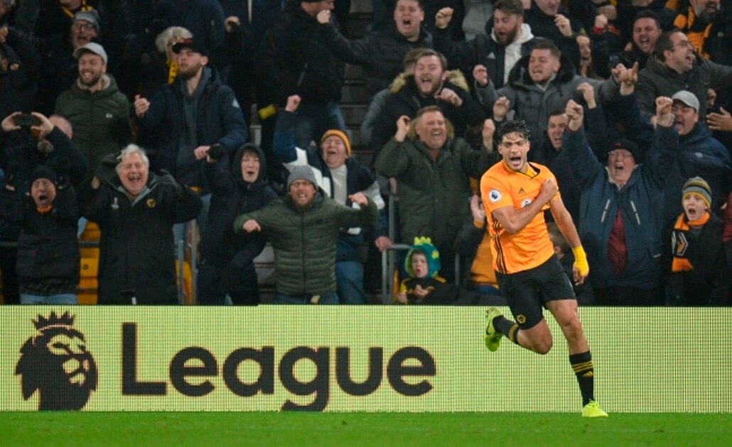 Raúl Jiménez a un gol de hacer historia con los Wolves