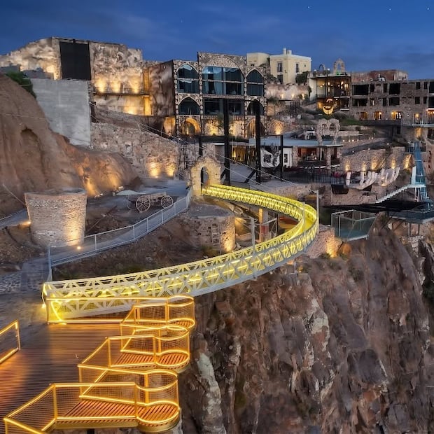 El hotel el Templo, en Real de Catorce, cuenta con varios spots para fotografías épicas y atracciones extremas para los amantes de la aventura. Foto: FB@El Templo
