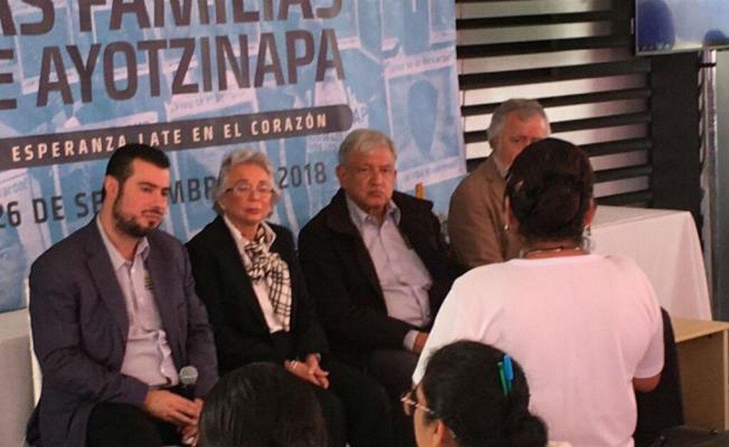 López Obrador va por decreto por caso Ayozinapa