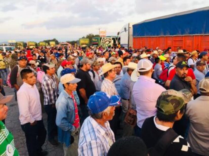 Productores agrícolas inician bloqueos en carretera 57