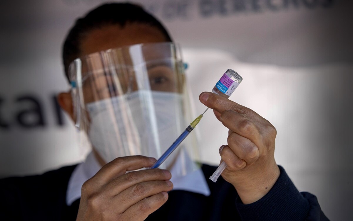 “Es mejor vacunarse en los primeros meses de la temporada y no esperar hasta el final", señaló Ruy López. Foto: Archivo EL UNIVERSAL