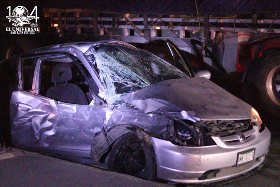 Choque en Periférico, una mujer lesionada