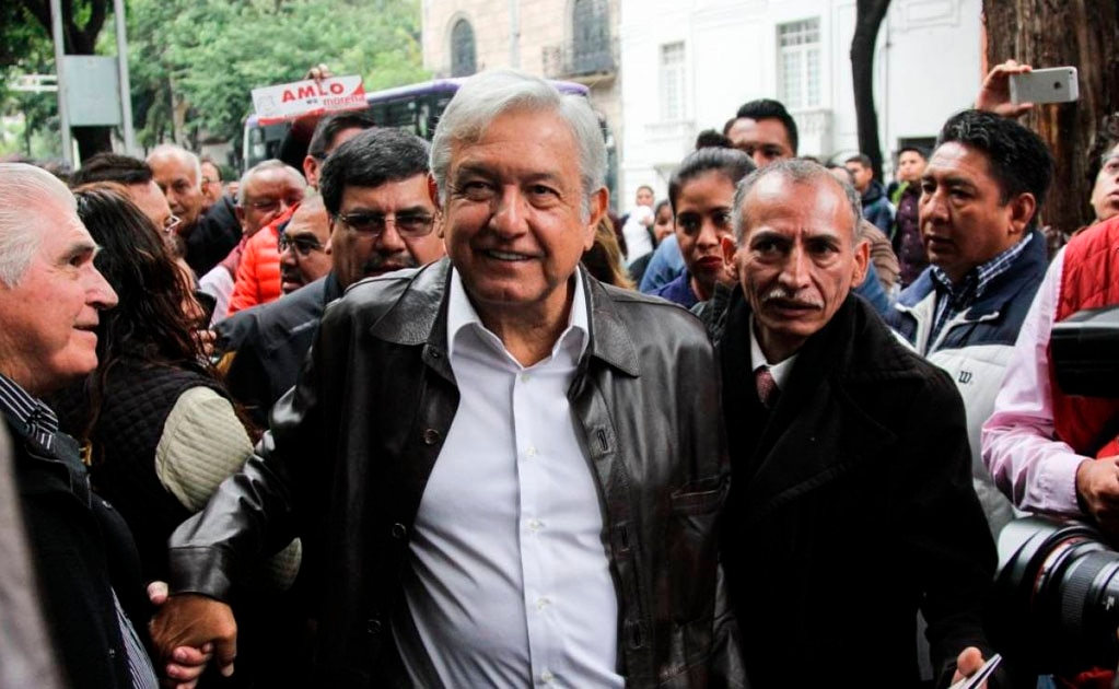 Rehúsan banqueros contestar acusaciones de AMLO sobre serie populista