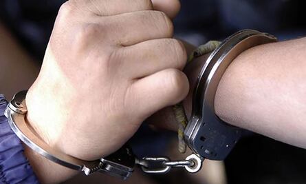 Menor de edad, detenida por robo comercial