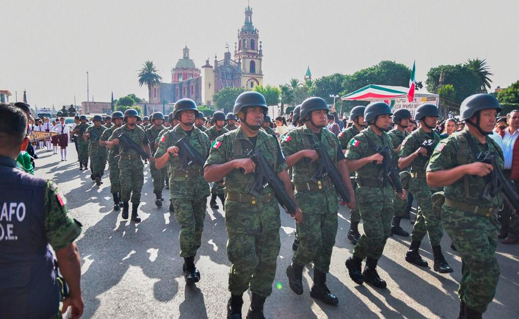 Colorido y emotivo desfile de Independencia se llevó a cabo en SGS