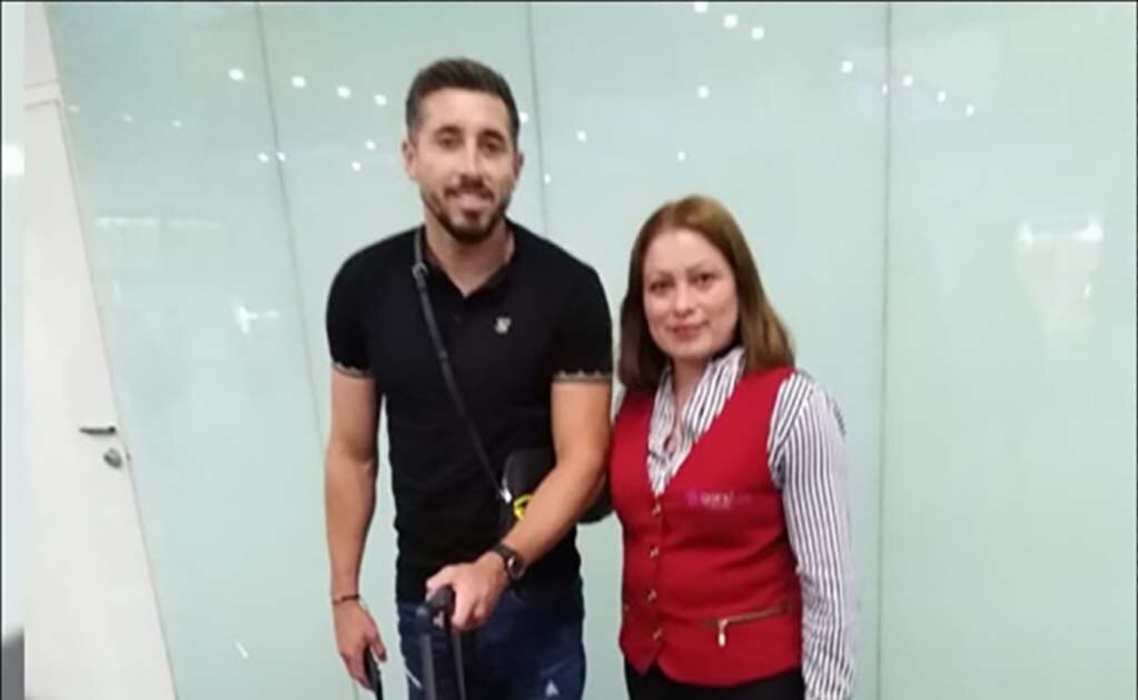 Sin definir su futuro, Héctor Herrera se pasea en México