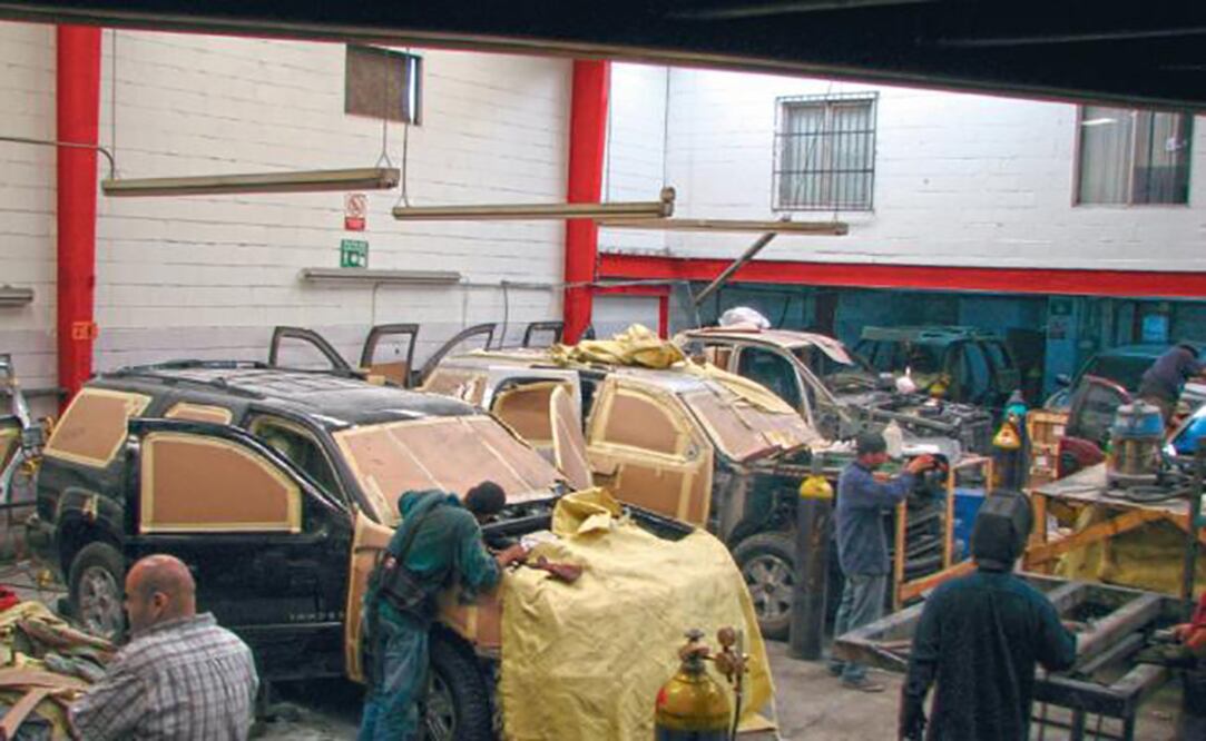 México es el segundo lugar en América Latina de autos blindados, después de Brasil, donde se protegen 12 mil unidades al año. El precio de estos vehículos oscila entre 1.5 y 2 millones de pesos (ARCHIVO EL UNIVERSAL)