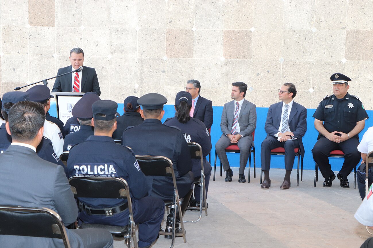 Otorgarán becas para capacitación de policías municipales