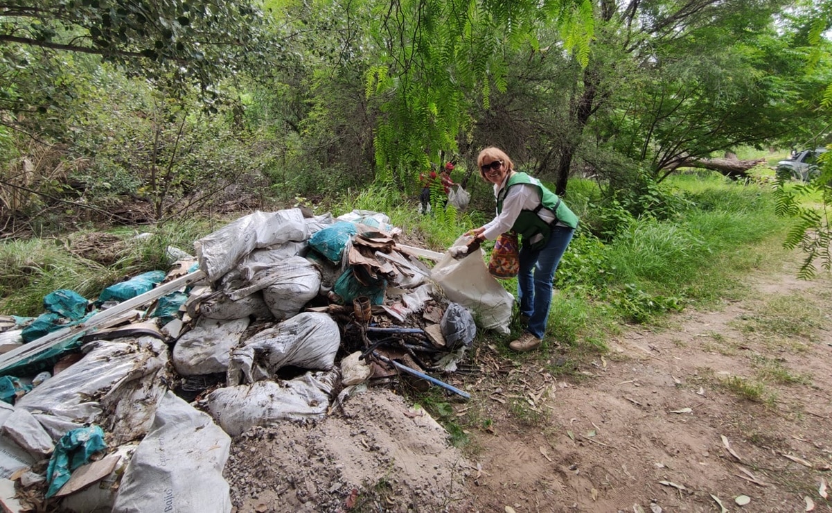 Jornada de limpieza y reforestación en la presa San José de SLP. Fotos: Jazmín Ramírez García