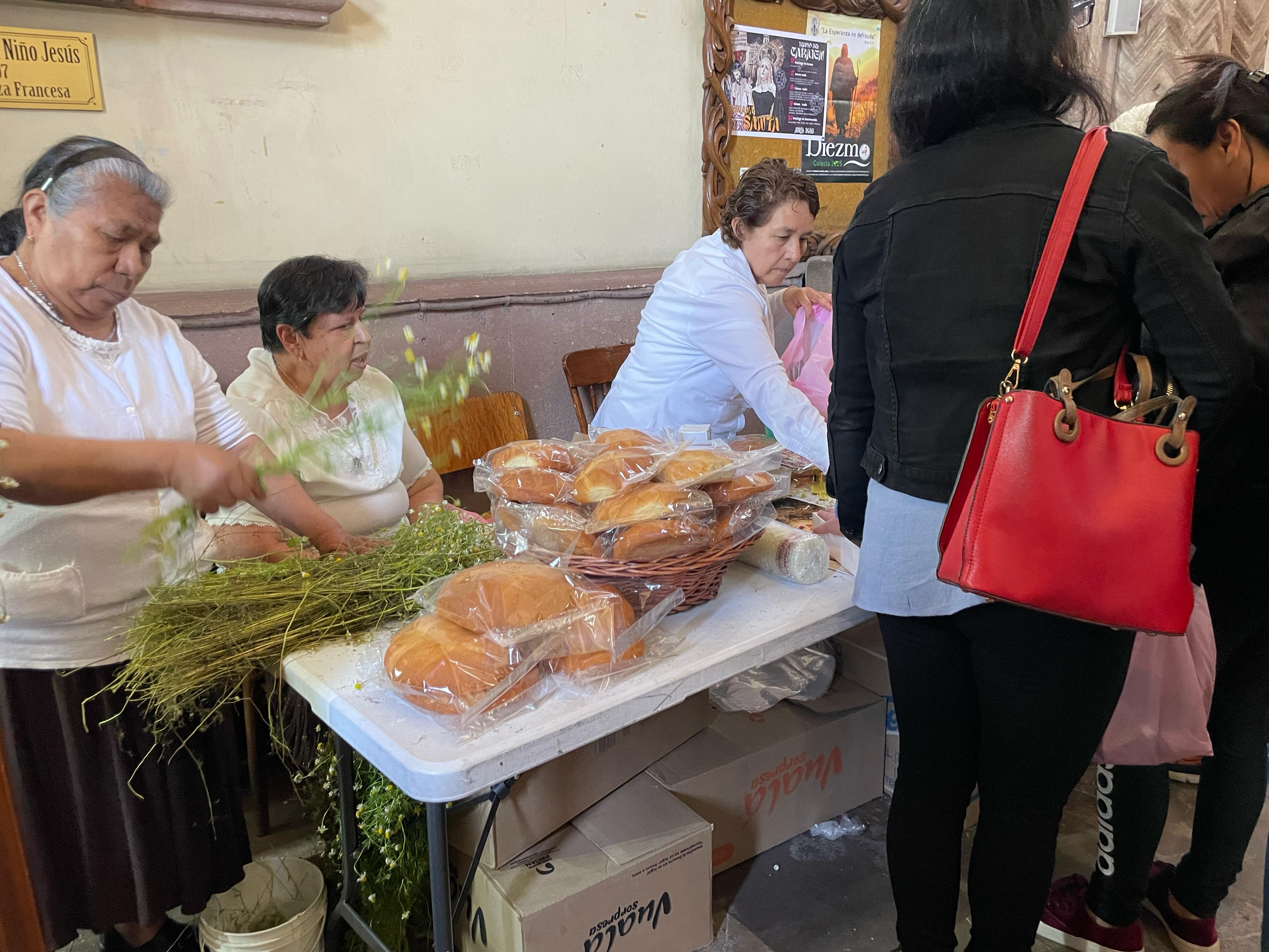 Simbolismo del pan, la manzanilla en la Semana Santa. Foto: Humberto Torres