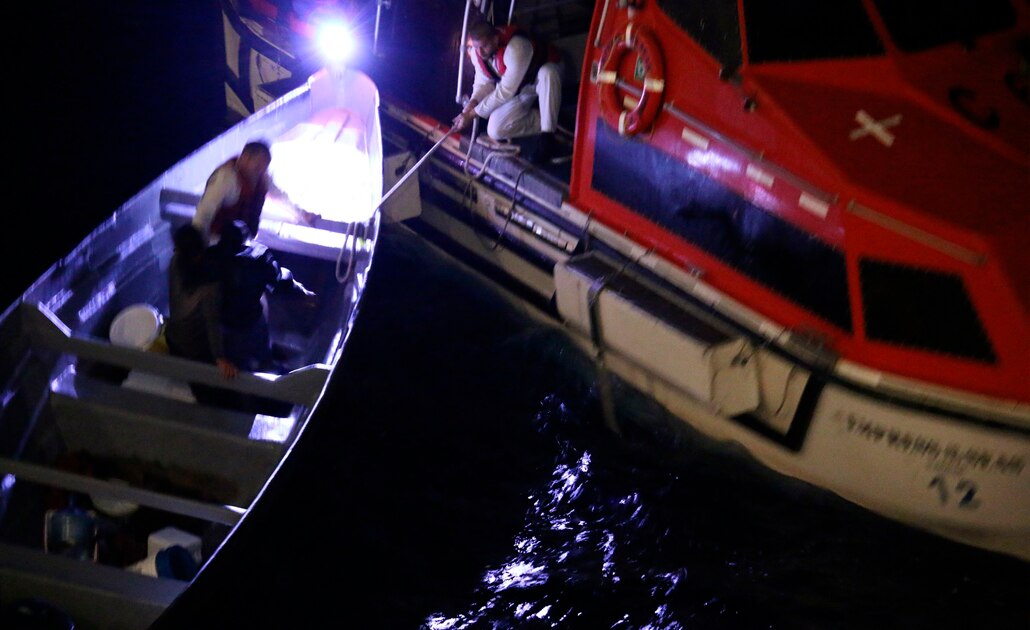 Suspenden búsqueda de artista británico que cayó de crucero