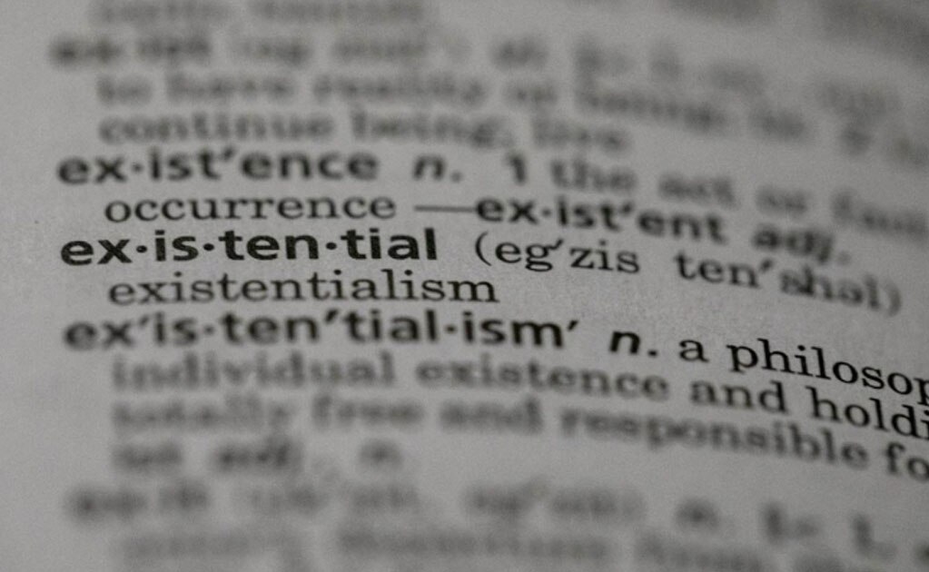 Dictionary.com elige “existencial” como palabra del año