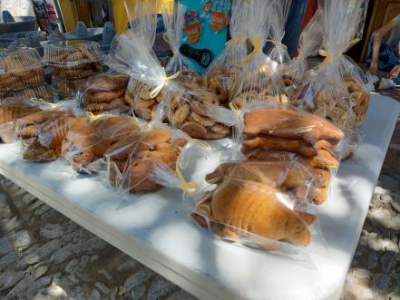 Rosquillas de naranja y armadillos de piloncillo, una delicia de Armadillo de los Infante