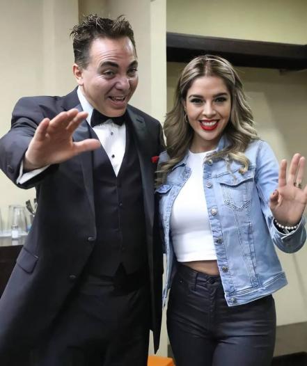 VIDEO. Cristian Castro cumple sueño de fan y lo invita a cantar en la Fenapo