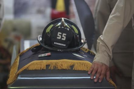Da su último recorrido Carlos Abad, bombero potosino fallecido en servicio