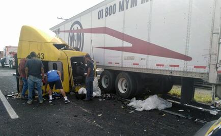 Chofer de trailer sobrevive a accidente