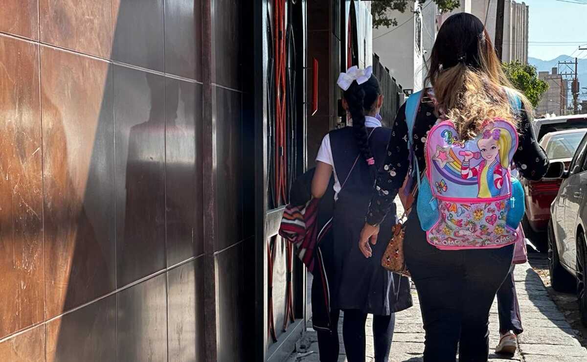 Onda de calor: padres de familia piden retirar el uso de cubrebocas en escuelas de SLP