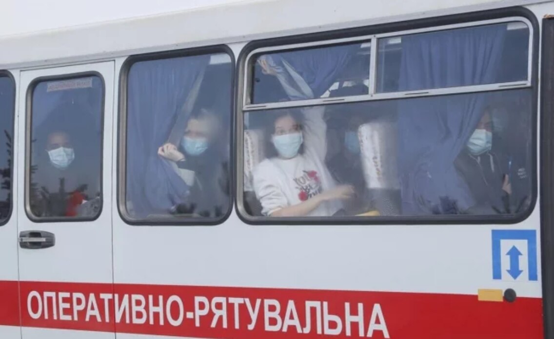 Un avión transportó a 45 ucranianos y 27 ciudadanos de otros países desde la ciudad china de Wuhan (Foto: EFE)