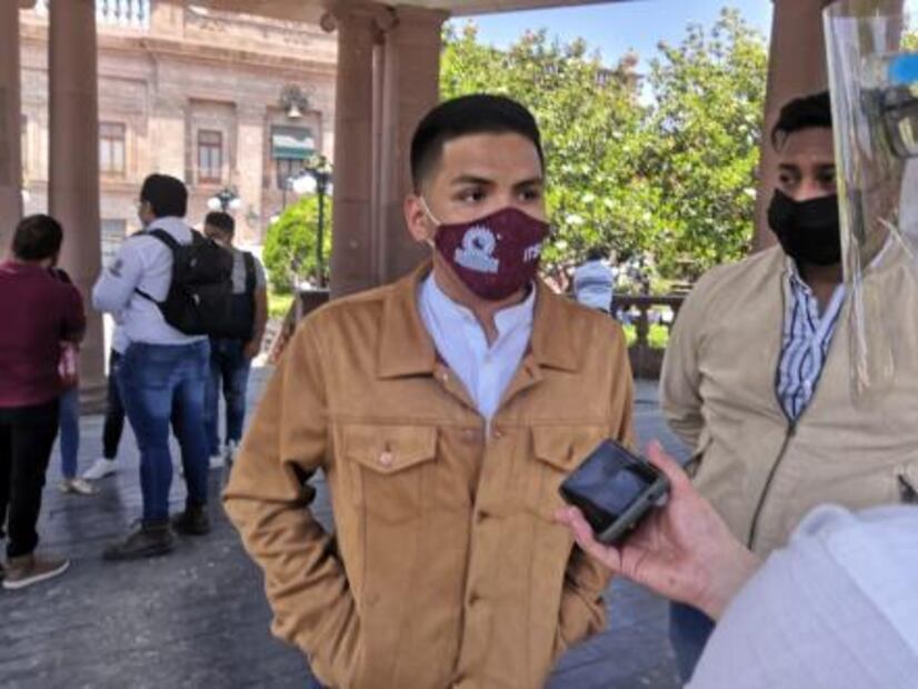 Denuncian estudiantes suspensión de apoyo para transporte público en SLP