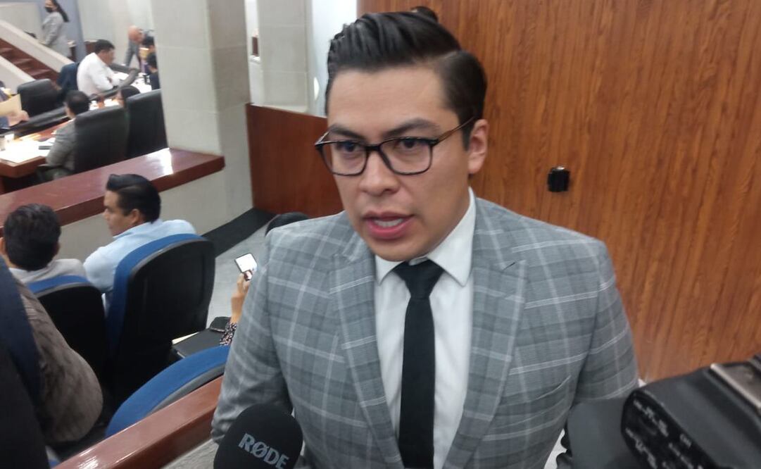 Hasta 80 autobuses saldrán de San Luis Potosí hacia CDMX para apoyar a AMLO en marcha. Foto: Samuel Estrada