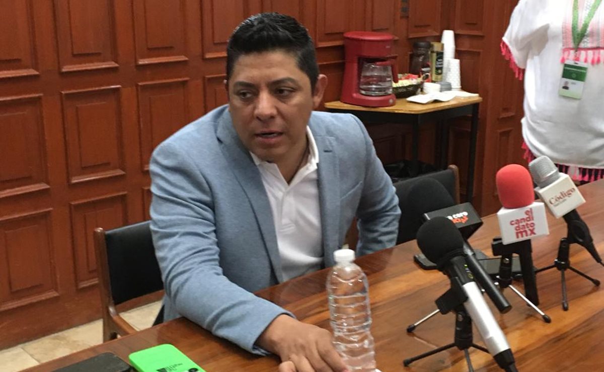 Gallardo prohíbe a funcionarios de SLP acudir a eventos de “corcholatas”
