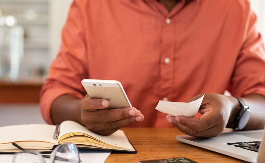 Consultar el score crediticio puede ayudarte a conocer una referencia sobre la manera en que has administrado financiamientos anteriores. Foto: iStock