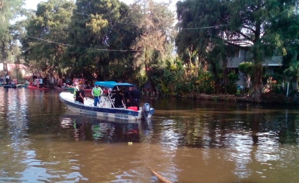 Localizan cuerpo de joven que se ahogó tras caer de una trajinera en Xochimilco