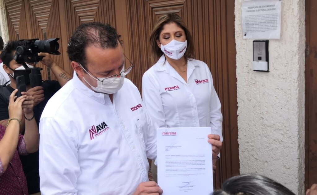 Xavier Nava presenta dictamen que restituye su candidatura a alcaldía de SLP