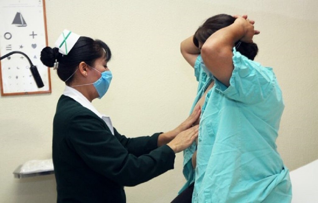 IMSS exhorta a detectar a tiempo el cáncer de mama