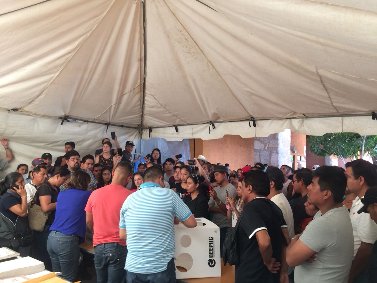 Se calientan los ánimos electorales, ciudadanos enardecidos exigen votar