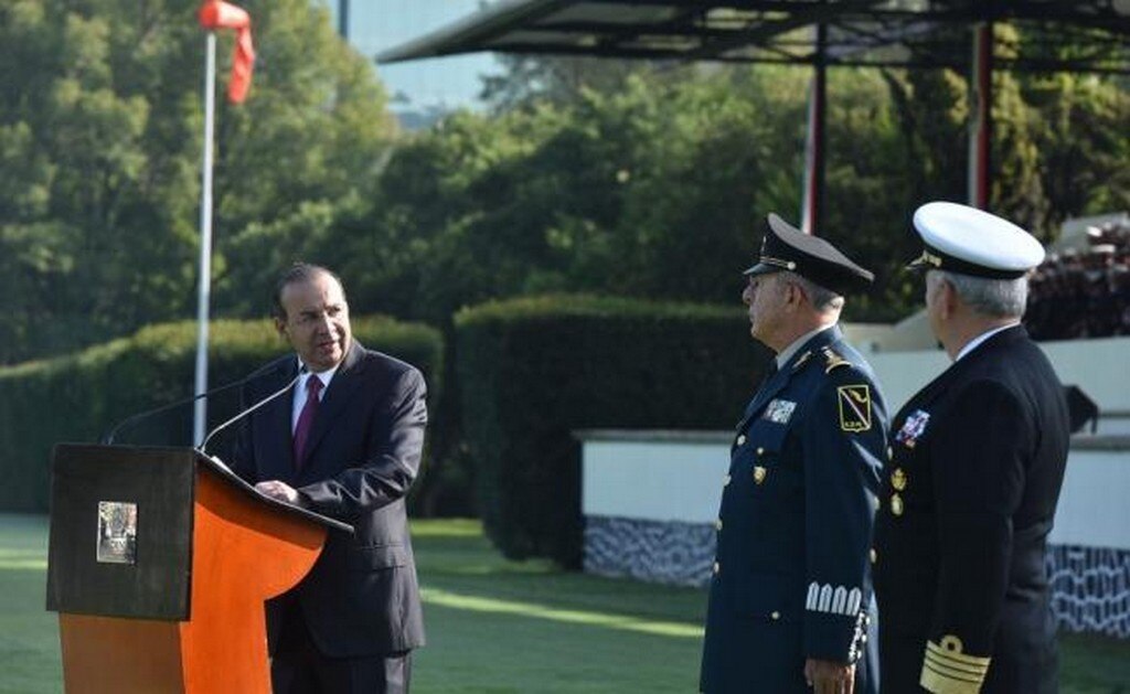El titular de la Secretaría de Gobernación en la ceremonia de Izamiento de Bandera (Foto: Cortesía)