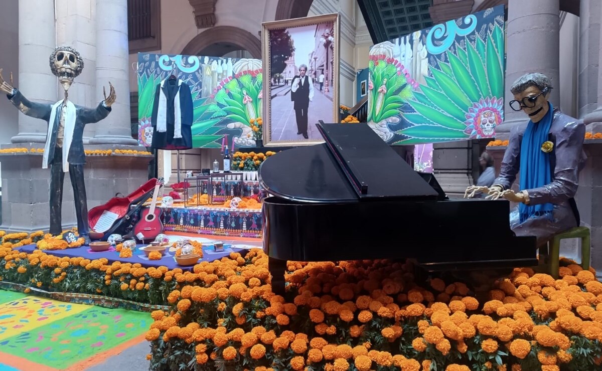 Ofrenda monumental en honor a "El Chino González" en SLP
