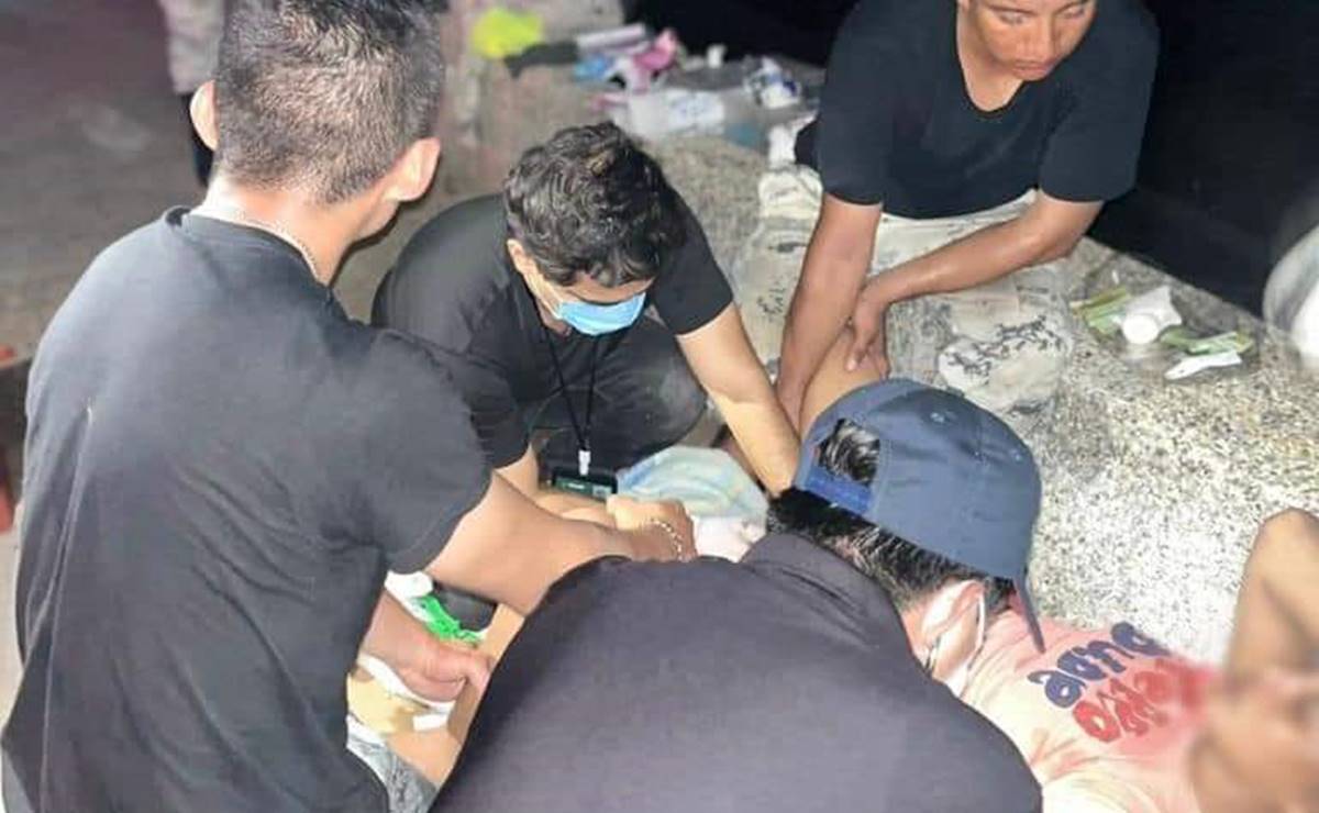 ¡Héroes sin capa! Médicos potosinos asisten a mujer en parto en plena calle de Acapulco