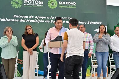 Arranca Ricardo Gallardo entrega de paquetes escolares a 23 mil estudiantes de SLP