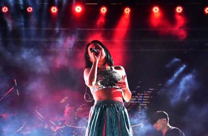 Escenario del Teatro del Pueblo vibró al ritmo de INNA